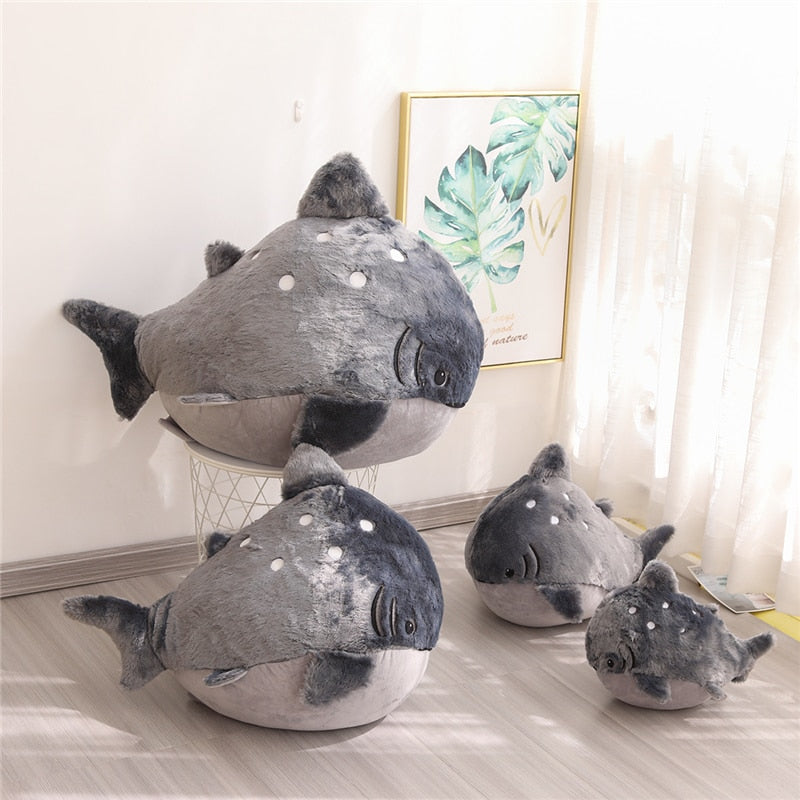 Chonky shark plushie – view 2
